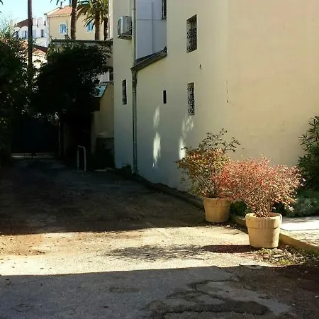 Appartement Charmant Pres De Cannes Avec Balcon *