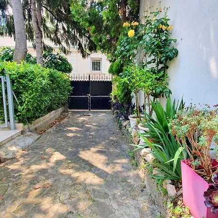 Appartement Charmant Pres De Cannes Avec Balcon *