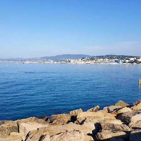 Appartement Charmant Pres De Cannes Avec Balcon Cannes