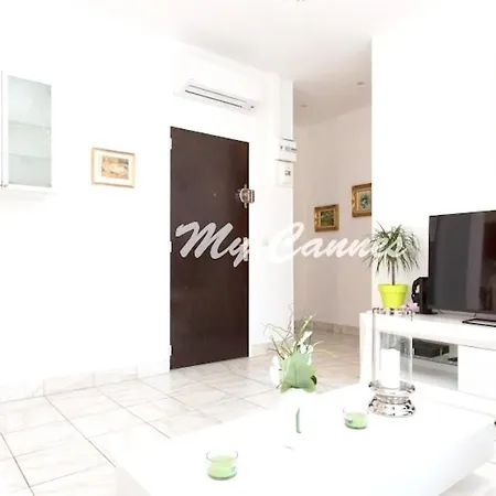 Appartement Charmant Pres De Cannes Avec Balcon Lejlighed