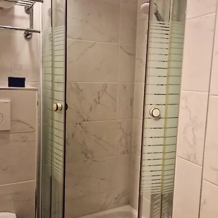 아파트 Appartement Charmant Pres De Cannes Avec Balcon